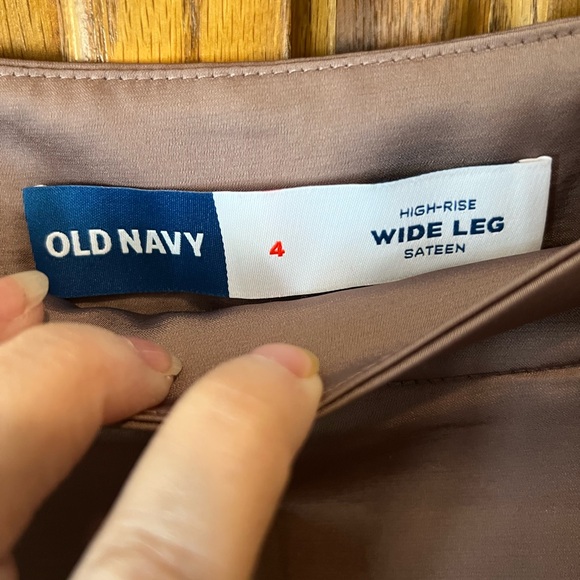 Old Navy High Waisted Satin Super-Wide Leg Pants - Picture 4 of 7